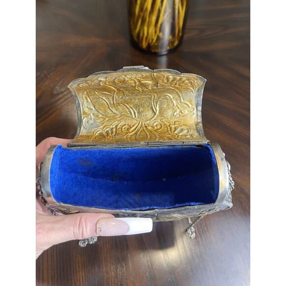 Lightweight handcrafted mid-century modern metal purse - Picture 8 of 10